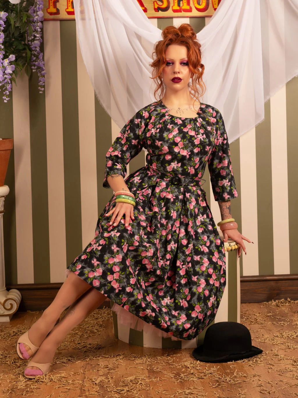 Gladys 1950s Day Dress Grey & Pink - Image 3