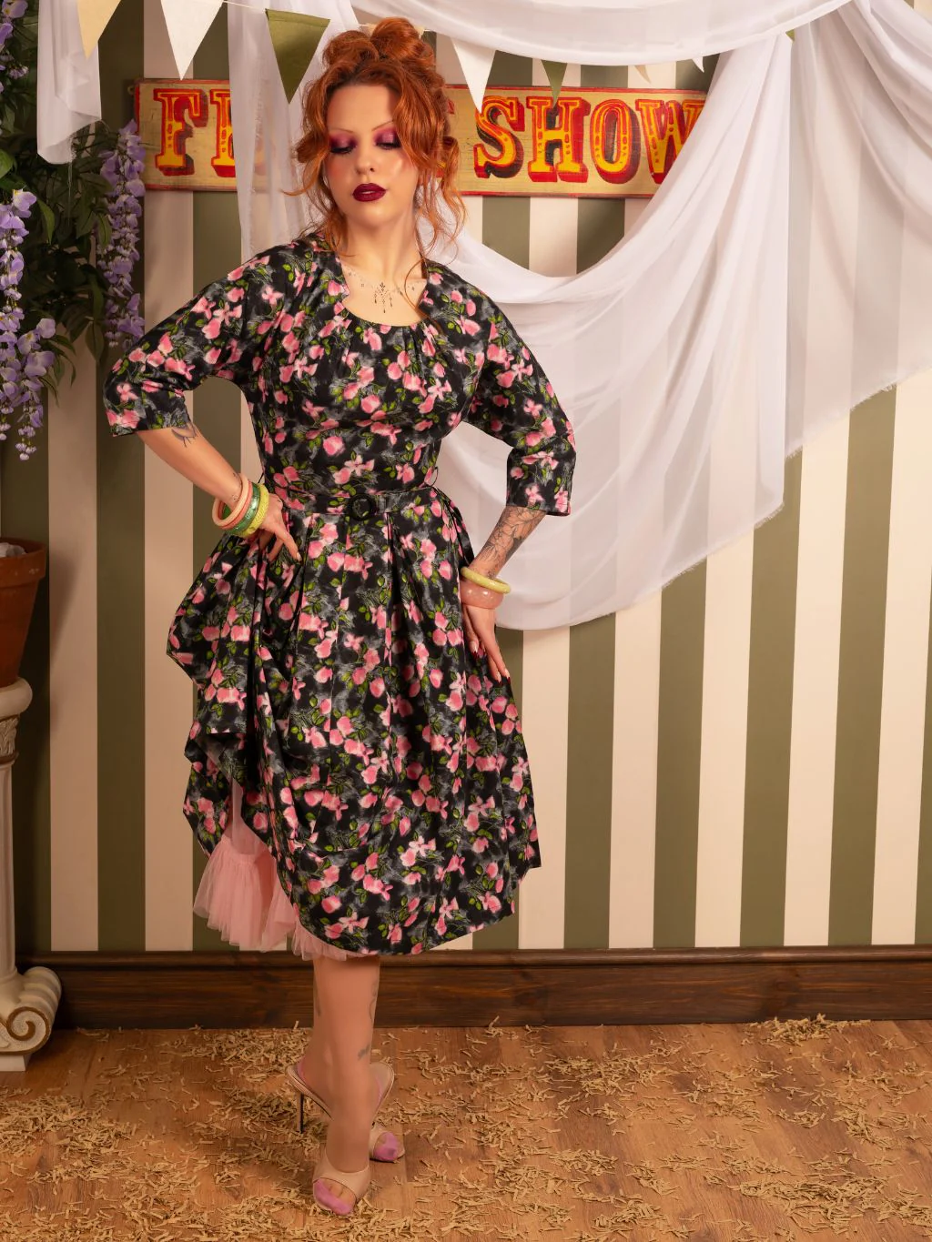 Gladys 1950s Day Dress Grey & Pink - Image 4