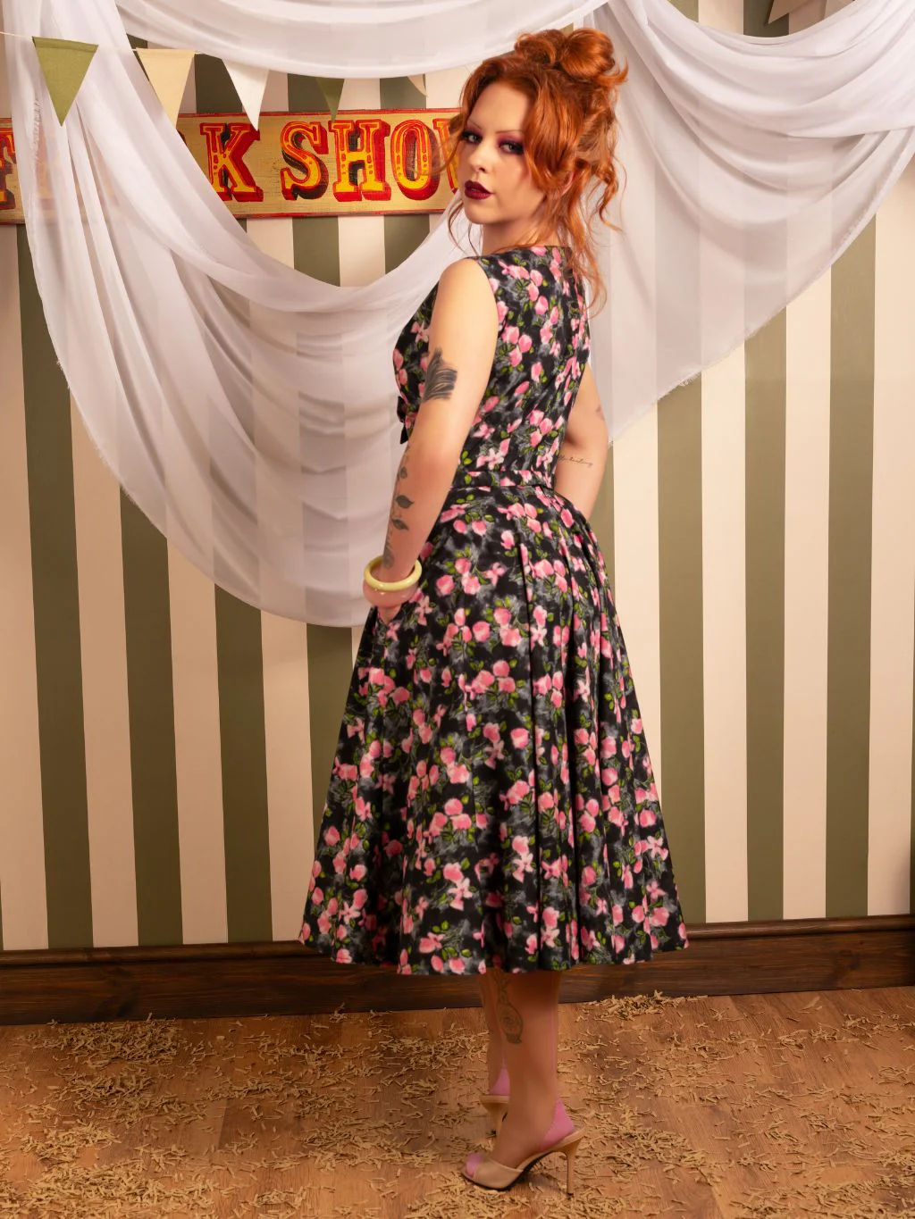 Wilhelmina 1950s Grey Floral Dress - Image 6