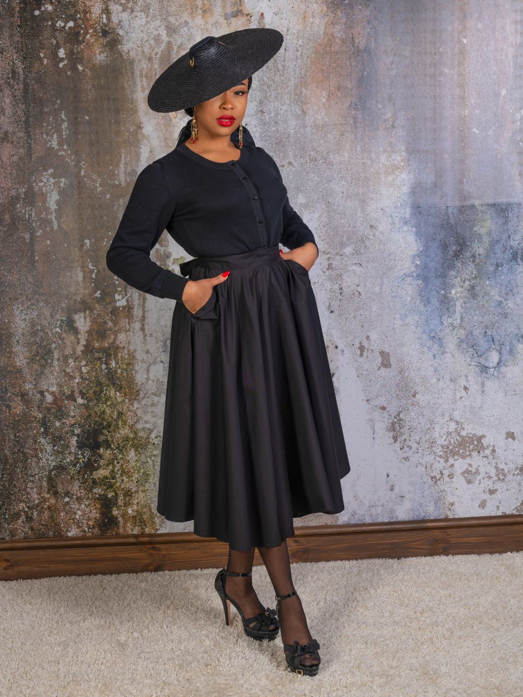 Black Adjustable 1950s Circle Skirt - Image 4
