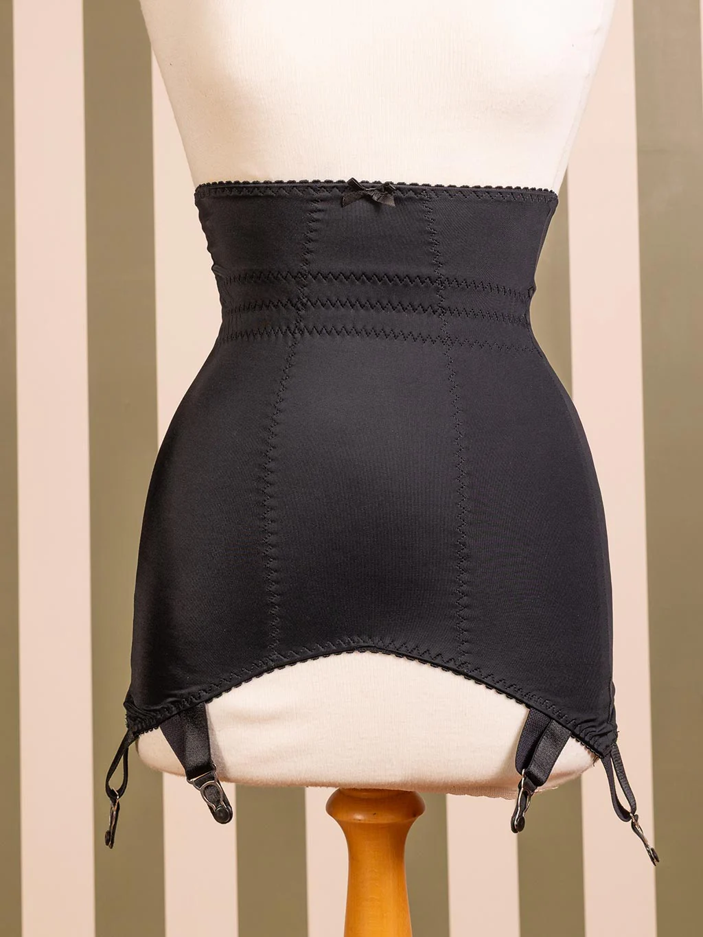 Liz Black Cinch Girdle - Image 7