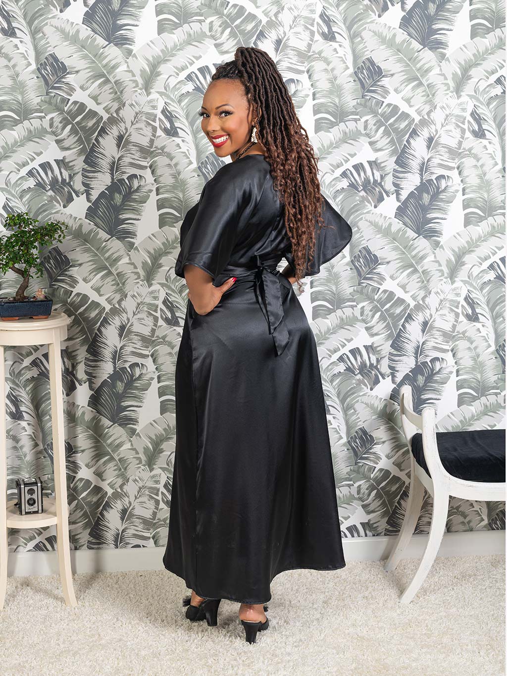1930s Black Lounging Robe L8015 - Image 8