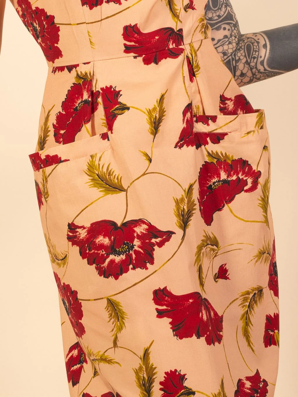 Pagoda Pink 1950s Fitted Dress - Image 8