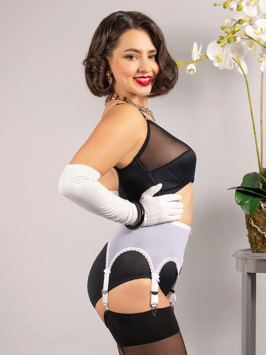 Pull On Suspender Belt White: Ltd Ed - Image 4